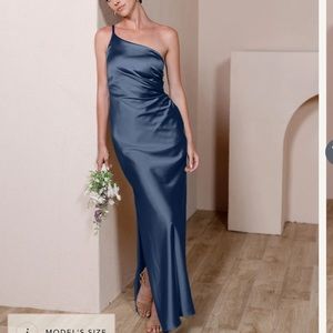 REVELRY Jade Satin Navy Blue - 718 sz 4 TALL (Unaltered Condition)